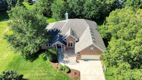 712 Brighton Drive, Sugar Grove, IL, 60554 | Card Image