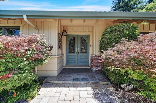 2849 Mi Elana Cir, Walnut Creek, CA, 94598-3835 | Card Image
