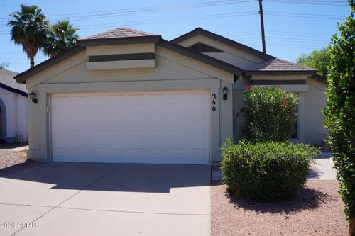 240 S Laveen Dr, Chandler, AZ, 85226-3883 | Card Image