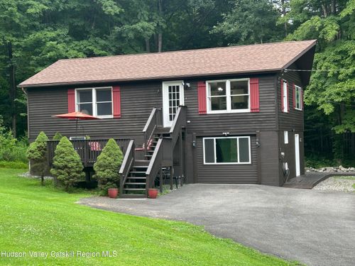 992 Old Post Rd, New Paltz, NY, 12561-4539 | Card Image