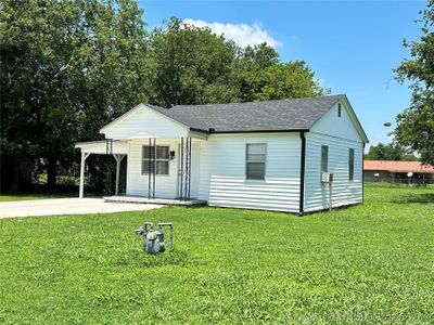 609 W Taylor Avenue, House other with 2 bedrooms, 1 bathrooms and null parking in McAlester OK | Image 2