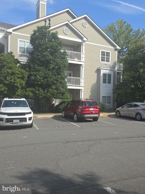 32-1704 Lake Shore Crest Dr, RESTON, VA, 20190-3247 | Card Image