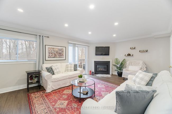 228 - 2110 Cleaver Ave, Condo with 3 bedrooms, 3 bathrooms and 1 parking in Burlington ON | Image 5