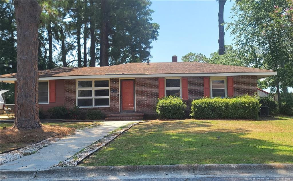 14th St, Lumberton, NC 28358
