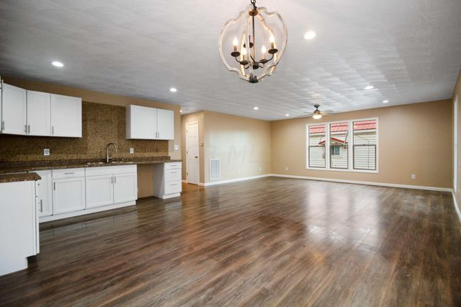 94 Main St, House other with 3 bedrooms, 2 bathrooms and null parking in Bloomingburg OH | Image 4