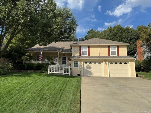 2212 S 19th Ter, Leavenworth, KS, 66048-6521 | Card Image