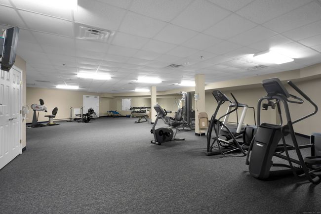 UNIT-211 - 1 King Philip Dr, Condo with 2 bedrooms, 2 bathrooms and null parking in West Hartford CT | Image 32