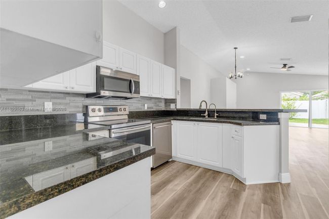 1592 Salerno Cir, House other with 3 bedrooms, 2 bathrooms and null parking in Weston FL | Image 10
