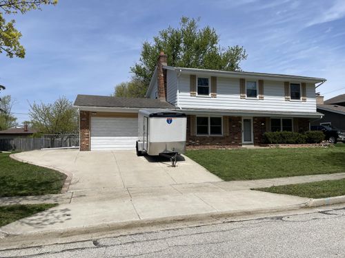 1708 Howlett Ln, Waukesha, WI, 53186-6928 | Card Image