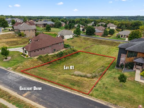 1568 W Gaslight Dr, Springfield, MO, 65810-2775 | Card Image