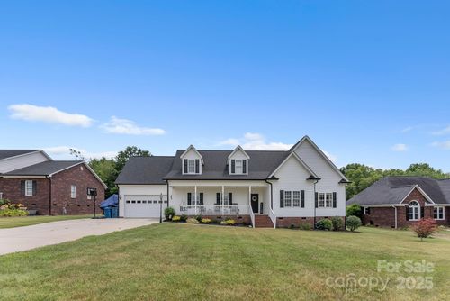 2261 Stallings Rd, Harrisburg, NC, 28075-9336 | Card Image