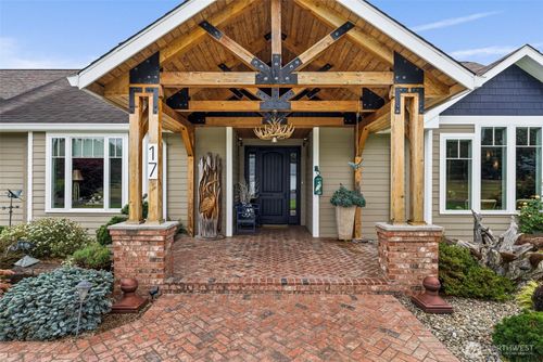 17 Goldau Rd, Raymond, WA, 98577-9313 | Card Image