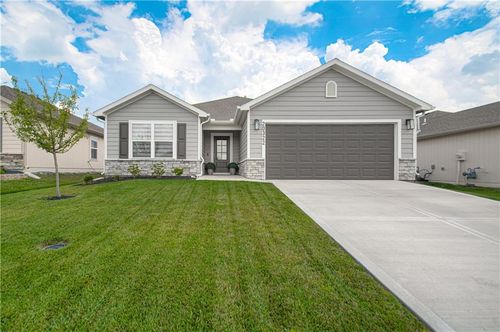 20322 W 193rd Ln, Spring Hill, KS, 66083-5603 | Card Image