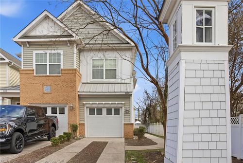 8200 Highland St, Norfolk, VA, 23518-3585 | Card Image