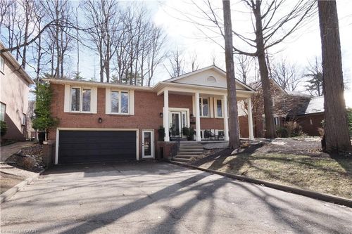 24 Primrose Path, Kitchener, ON, N2E2R2 | Card Image