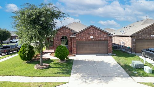 1801 Potrillo Ln, Fort Worth, TX, 76131-1447 | Card Image