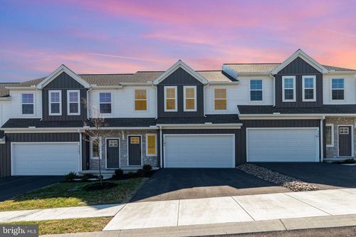 7843 Briarwood Dr, HARRISBURG, PA, 17112-9637 | Card Image