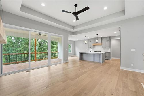 812 Foxglove Ln, Kearney, MO, 64060-7807 | Card Image