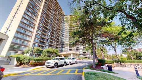 17e-1 Bay Club Drive, New York, NY, 11360 | Card Image