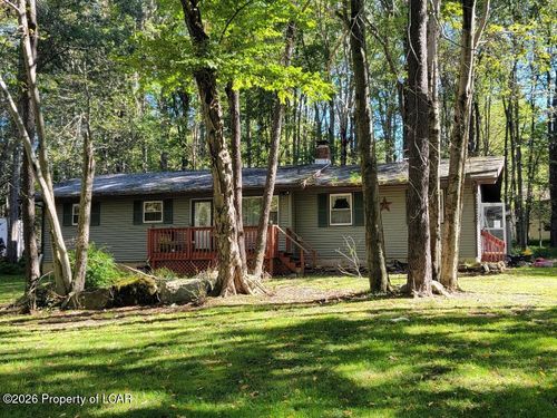401 Packanack Dr, Gouldsboro, PA, 18424-9141 | Card Image