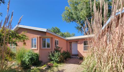 11 Walnut Circle, House other with 4 bedrooms, 3 bathrooms and 10 parking in Espanola NM | Image 1