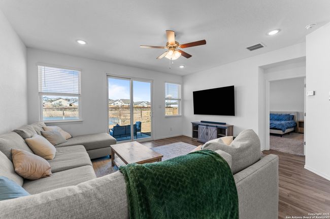 13229 Hagerd Loop, House other with 4 bedrooms, 2 bathrooms and null parking in St Hedwig TX | Image 16