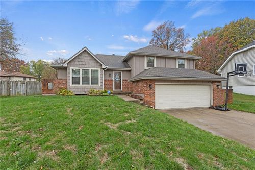 18907 E 19th Terrace, Independence, MO, 64058 | Card Image