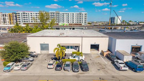 1041 E 24th St, Hialeah, FL, 33013-4323 | Card Image