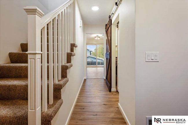 3102 Lynnwood Dr, House other with 4 bedrooms, 4 bathrooms and 2 parking in Bellevue NE | Image 4