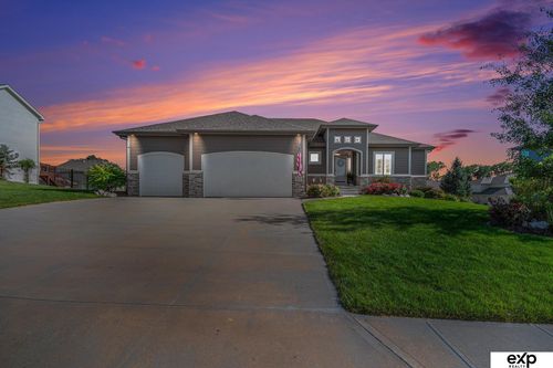 5015 Clearwater Dr, Papillion, NE, 68133-2624 | Card Image