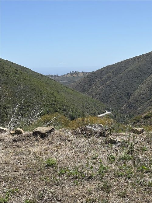 12110 Yellow Hill Rd, Malibu, CA, 90265-3307 | Card Image