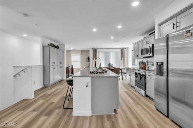 UNIT-3 - 2827 Blue Mosaic Ln, Townhouse with 3 bedrooms, 3 bathrooms and null parking in Las Vegas NV | Image 5