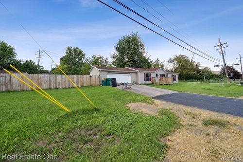 35420 Grant St, Romulus, MI, 48174-5411 | Card Image