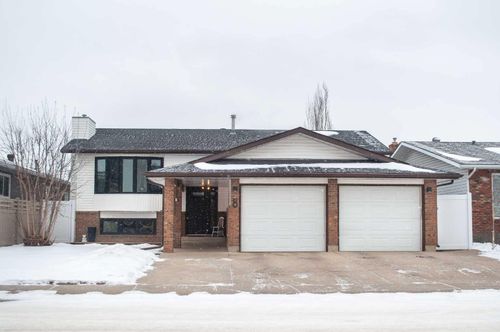 8 Rideau Close Se, Medicine Hat, AB, T1B3Y1 | Card Image