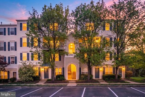 301-21840 Elkins Ter, STERLING, VA, 20166-6811 | Card Image