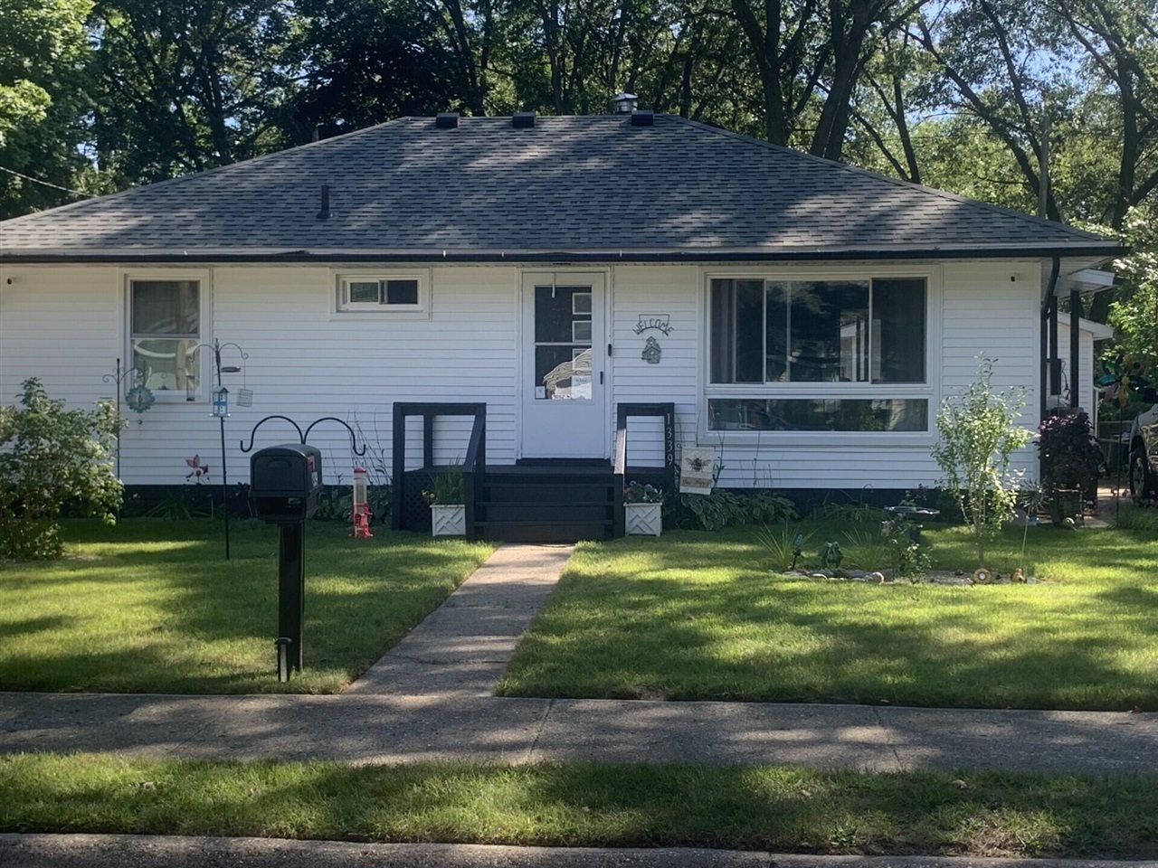 Francis Ave, Muskegon, MI 49442