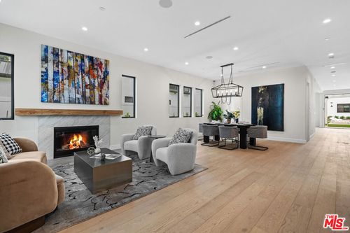 4475 Mammoth Ave, Sherman Oaks, CA, 91423-3607 | Card Image