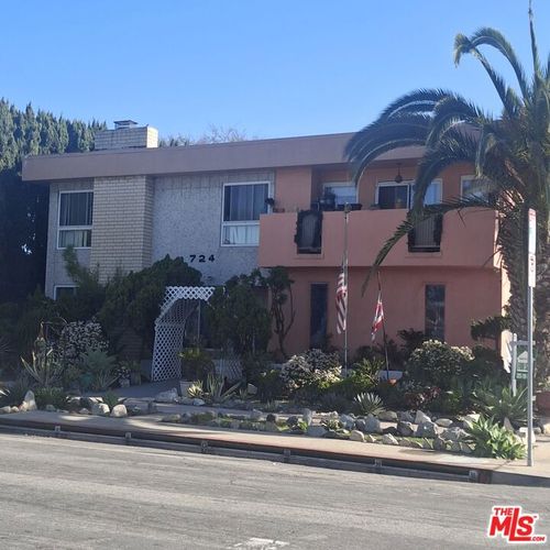 724 S Flower St, Inglewood, CA, 90301-3554 | Card Image