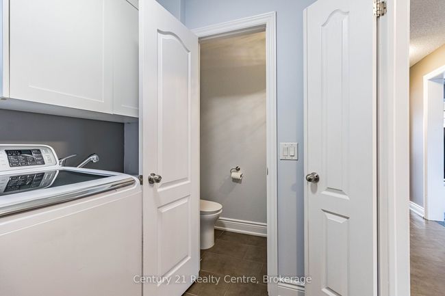 34 Niagara Pl, House other with 4 bedrooms, 4 bathrooms and 4 parking in Brampton ON | Image 6