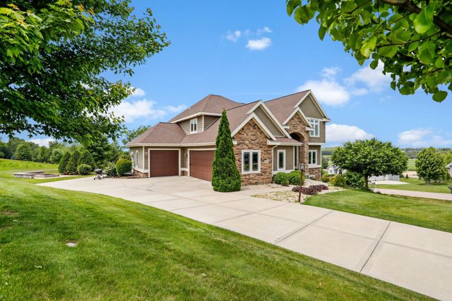 3403 Whistling Wind Way, House other with 4 bedrooms, 4 bathrooms and null parking in Windsor WI | Image 5