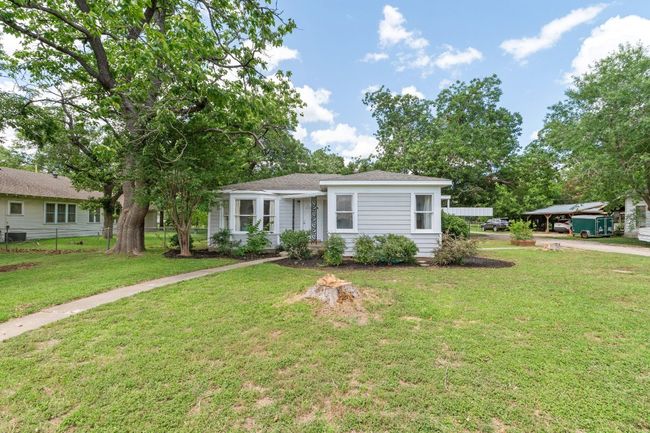 View of the front of house from the street | Image 25