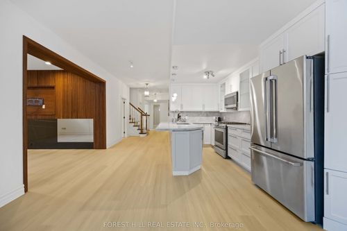 lower-42 Cotswold Cres, North York, ON, M2P1N2 | Card Image