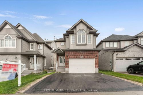 6 Pompeii St, Kitchener, ON, N2R0A8 | Card Image