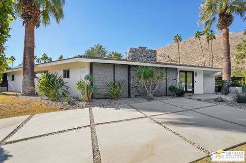 215 W Camino Alturas, Palm Springs, CA, 92264-8902 | Card Image