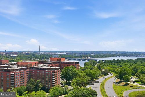 1410-1600 N Oak St, ARLINGTON, VA, 22209-2757 | Card Image