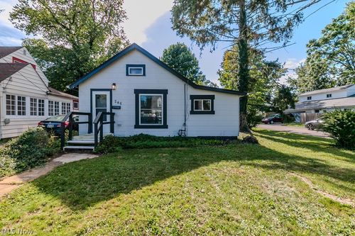 246 Courtland Blvd, Eastlake, OH, 44095-1039 | Card Image
