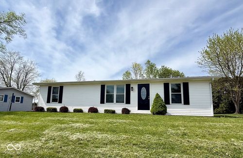 203 Pheasant Run Dr, Batesville, IN, 47006-9017 | Card Image