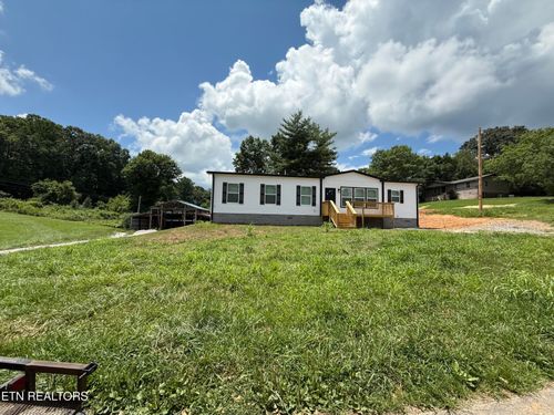 705 Robin Dr, New Tazewell, TN, 37825-4958 | Card Image