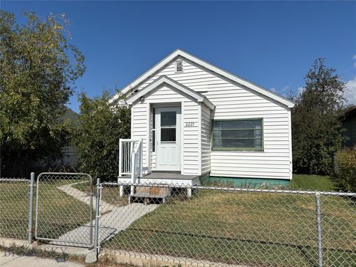 2221 Harvard Ave, Butte, MT, 59701-3852 | Card Image