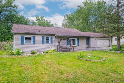 5324 Southway Drive, Home with 3 bedrooms, 1 bathrooms and null parking in Flint Twp MI | Image 1